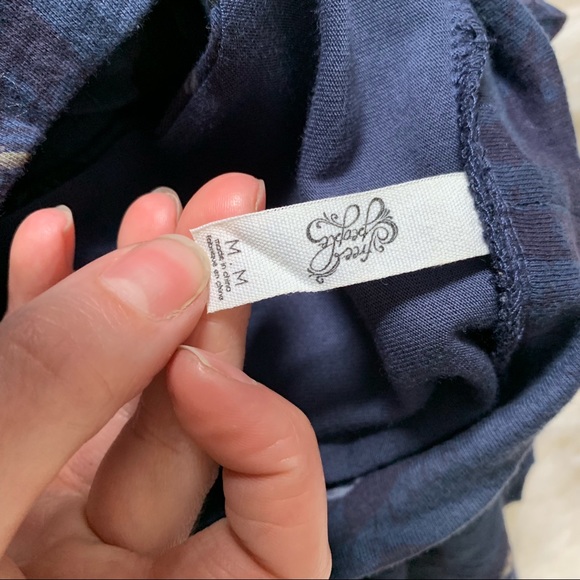 Free People “cute and cozy “ mini with cutout - Picture 7 of 7